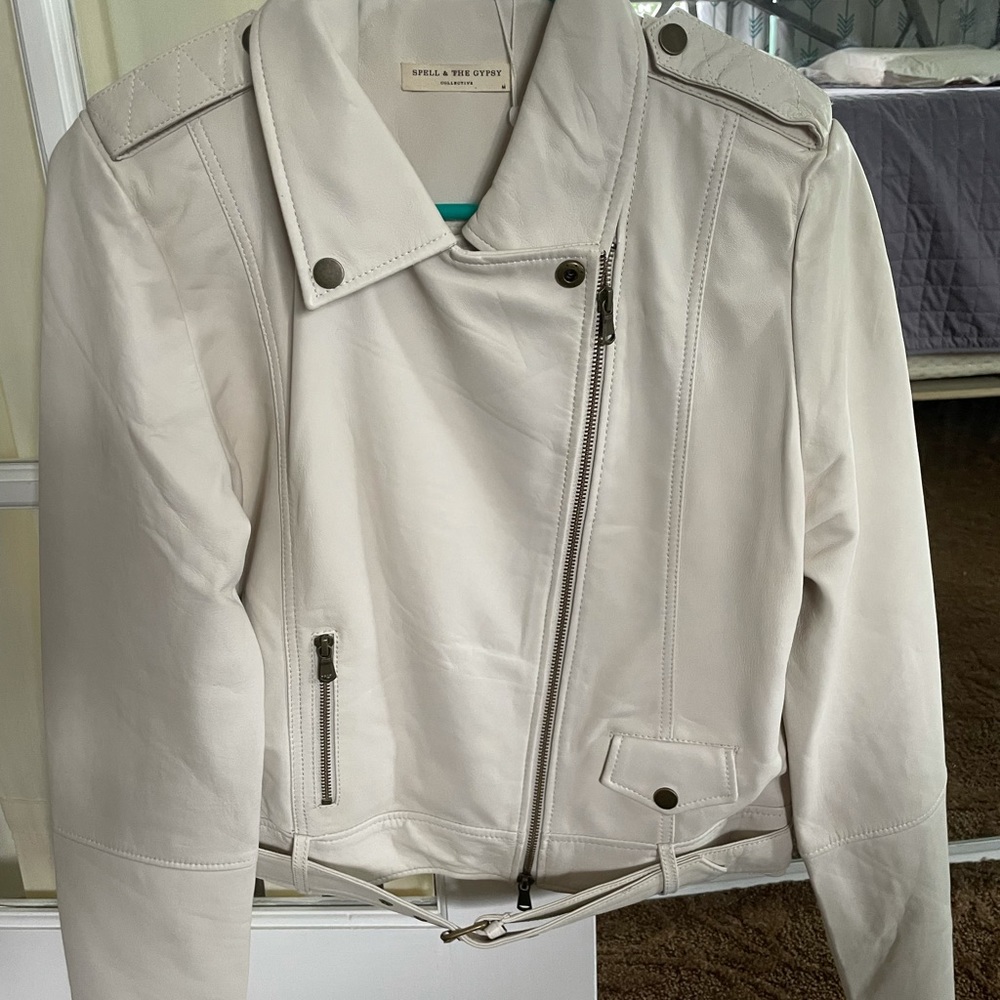 Spell & the Gypsy Novella Jacket